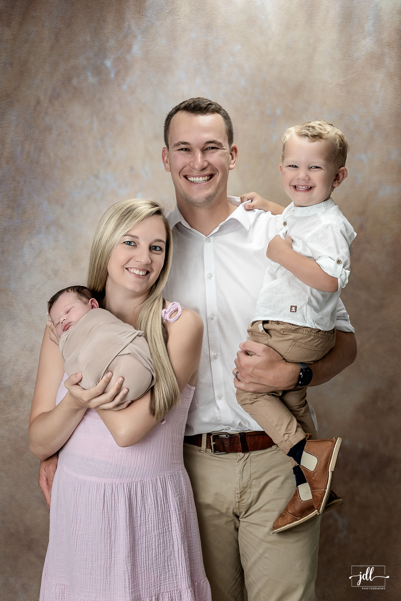 Newborn and family photographer based in Johannesburg and Pretoria. JDL Photography