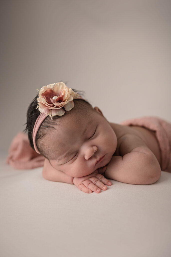 Newborn and baby photographer in Johannesburg and Pretoria – JDL Photography. In-home newborn photosessios. Baby photographer